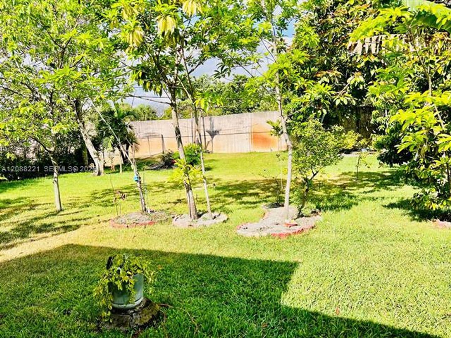North Miami Beach House: 18320 NE 7th Ct # 18320