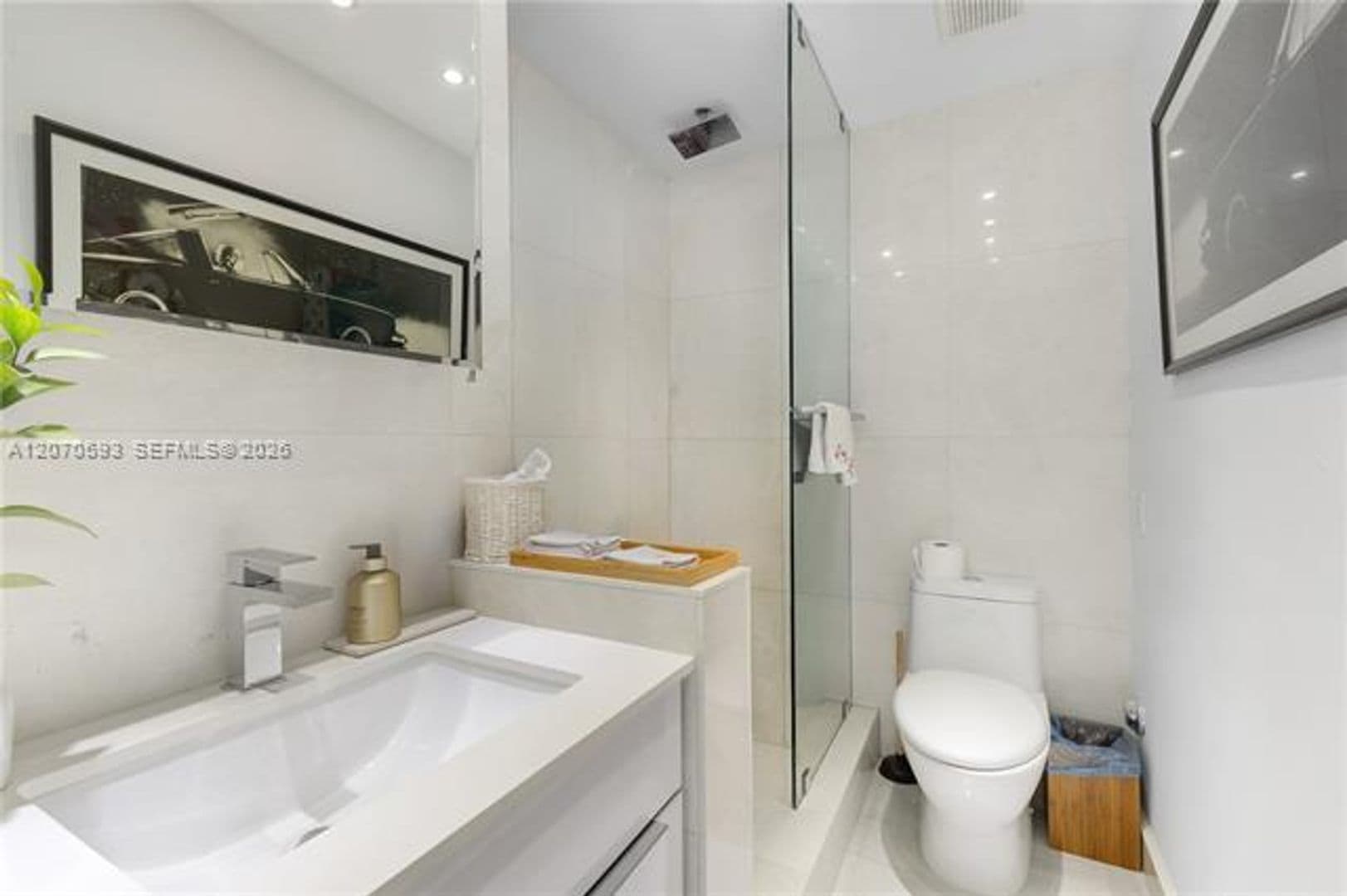 Miami Beach Condo: 3 Island Ave cu-14D