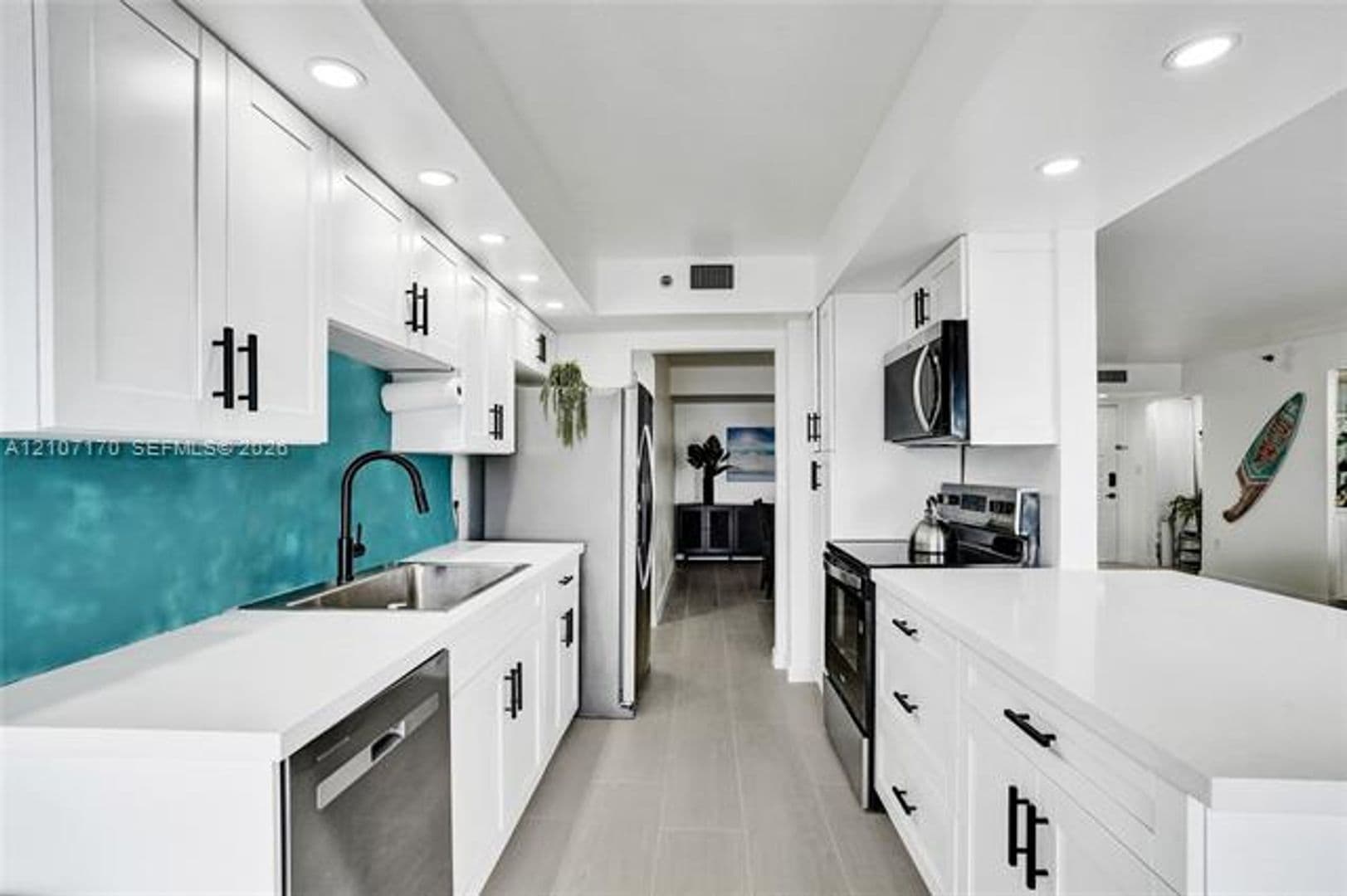 Hollywood Condo: 1201 S Ocean Dr cu-908S