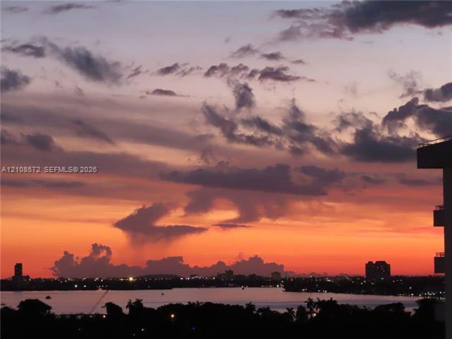 Miami Beach Condo: 5701 Collins Ave cu-301