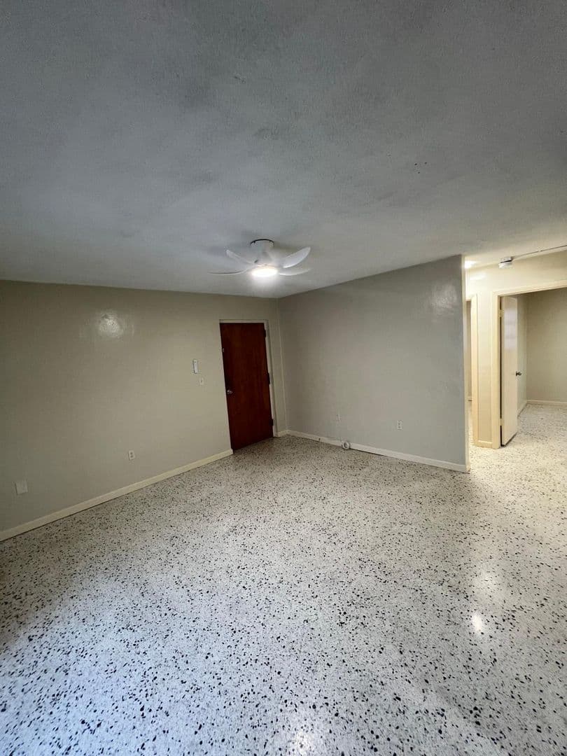 Miami Apartment: 1912 sw 2nd st apt 4