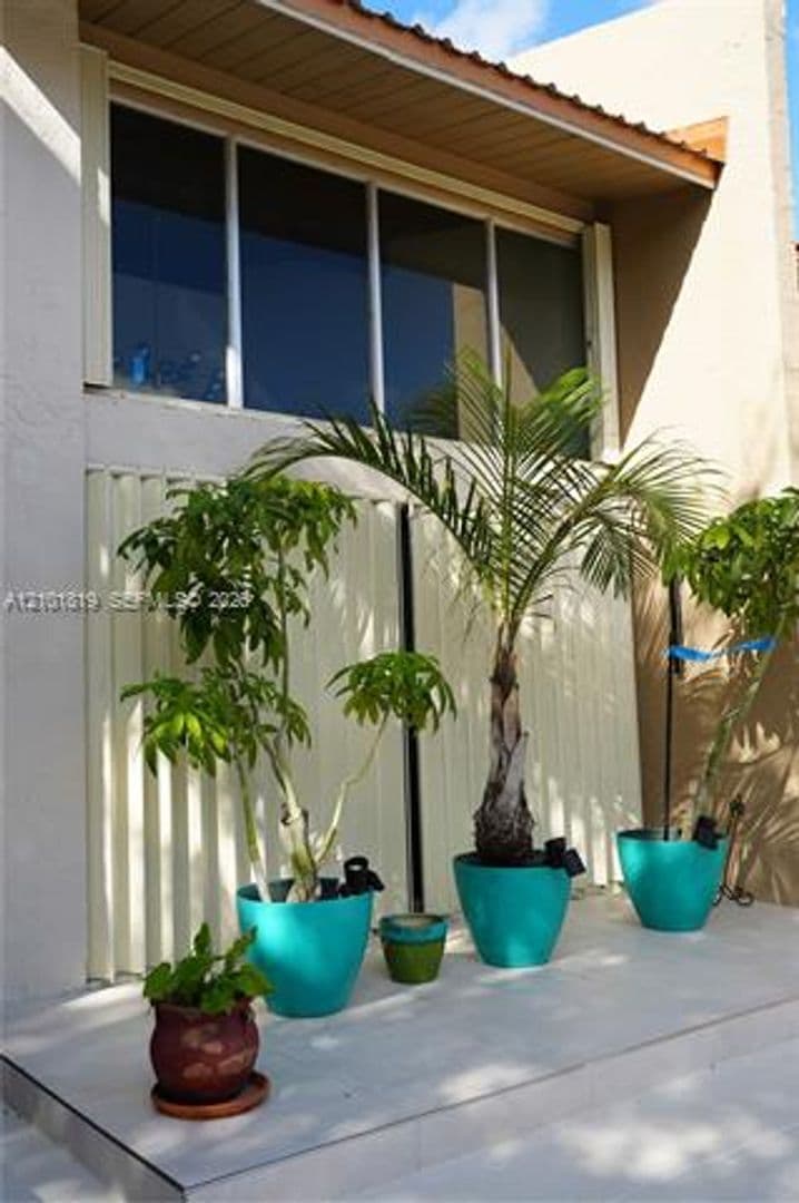 Plantation Townhome: 701 E Coco Plum Cir th 8
