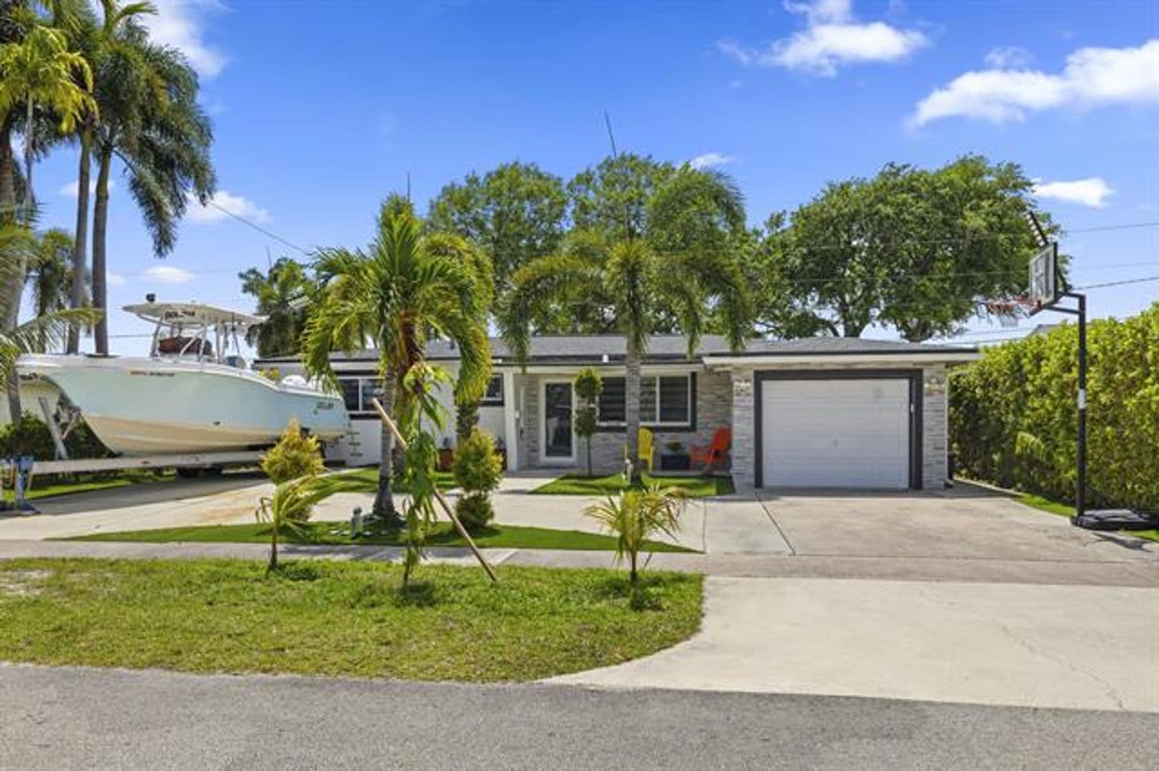 Hollywood House: 3230 Roosevelt St # 3230
