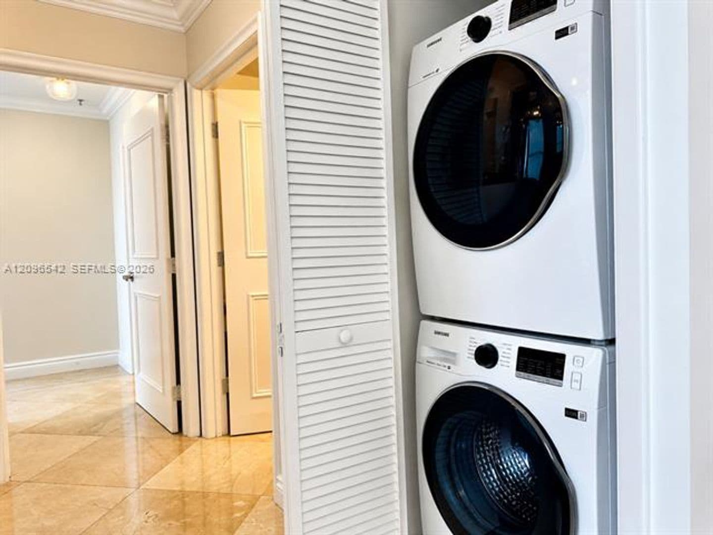 Miami Condo: 31 SE 5th St cu-4314