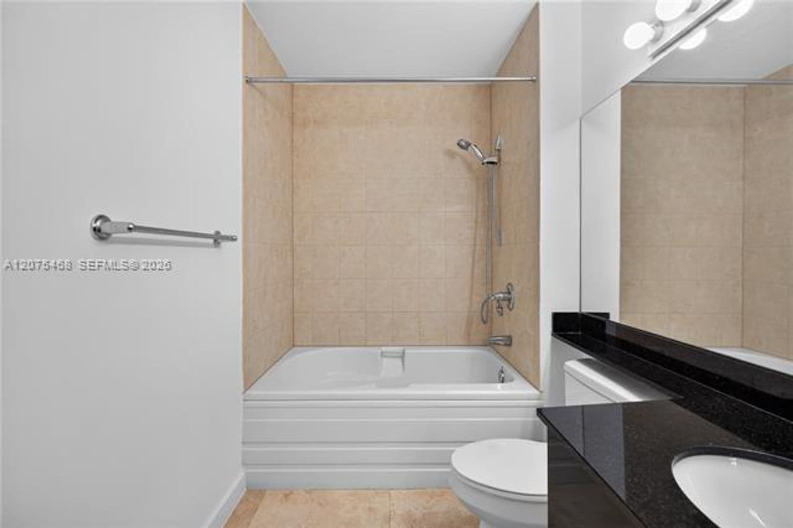 Miami Condo: 31 SE 5th St cu-4212
