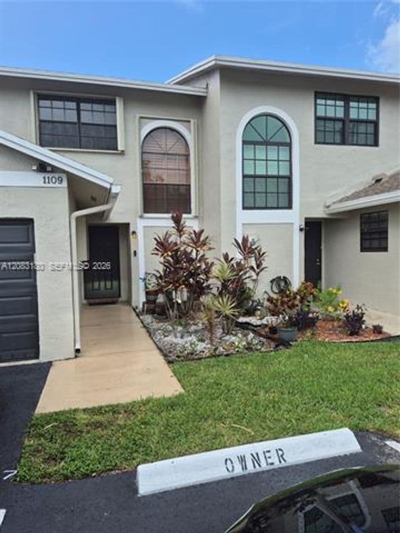 Pembroke Pines Townhome: 1109 NW 107th Ave th 1109