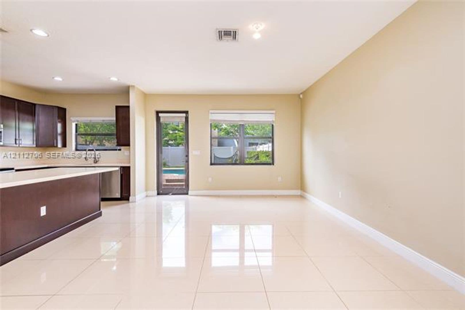 Miami House: 804 NE 191st St # 804