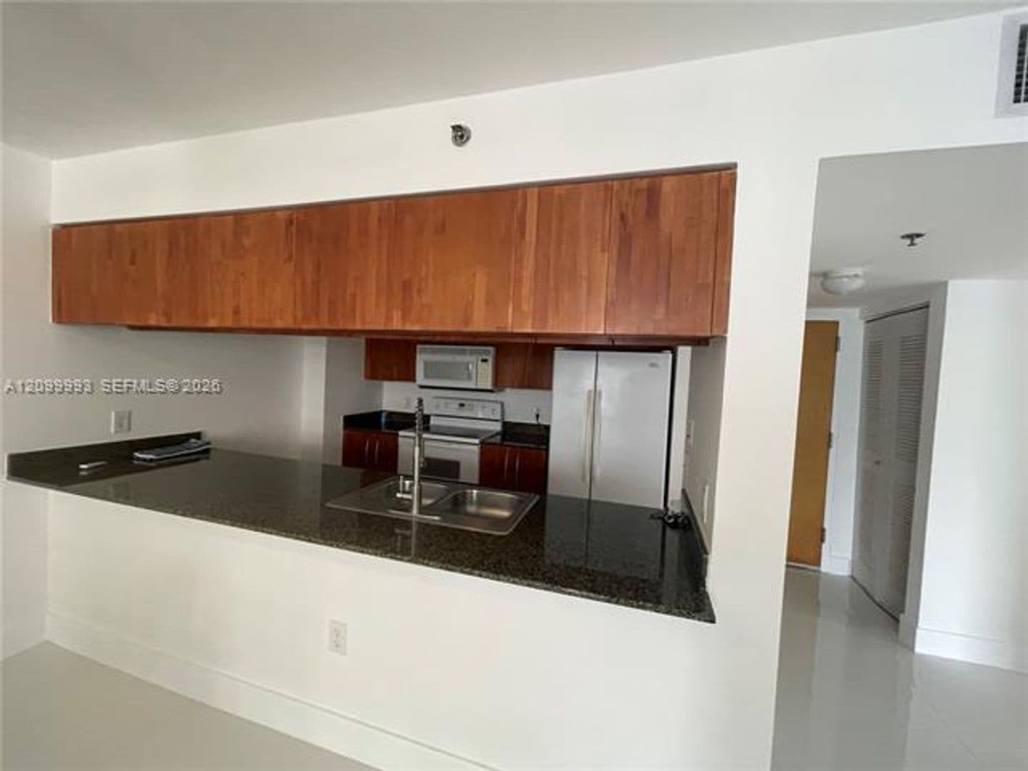 Miami Condo: 1200 Brickell Bay Dr cu-3104