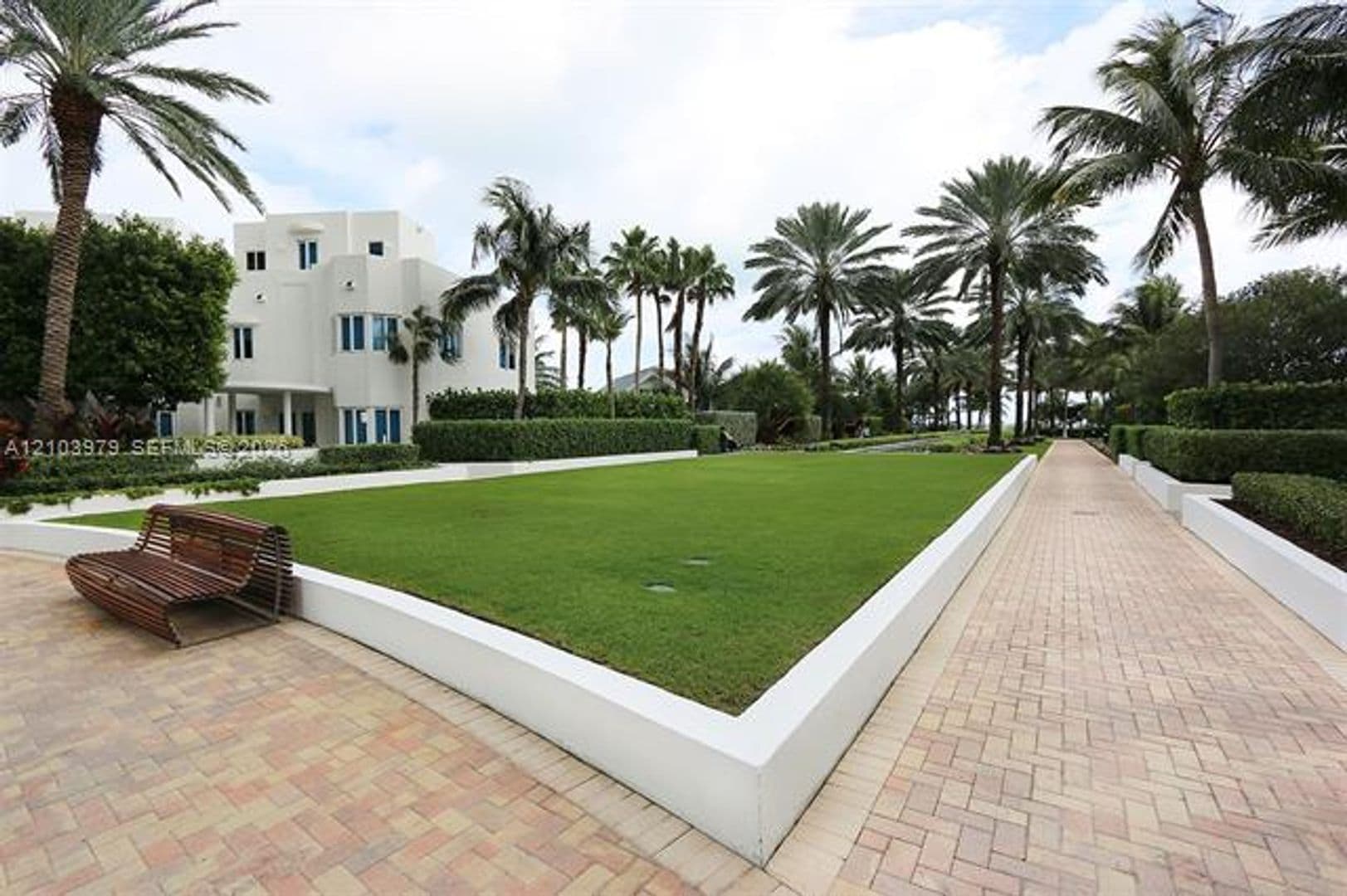 Miami Beach Condo: 50 S Pointe Dr cu-2205