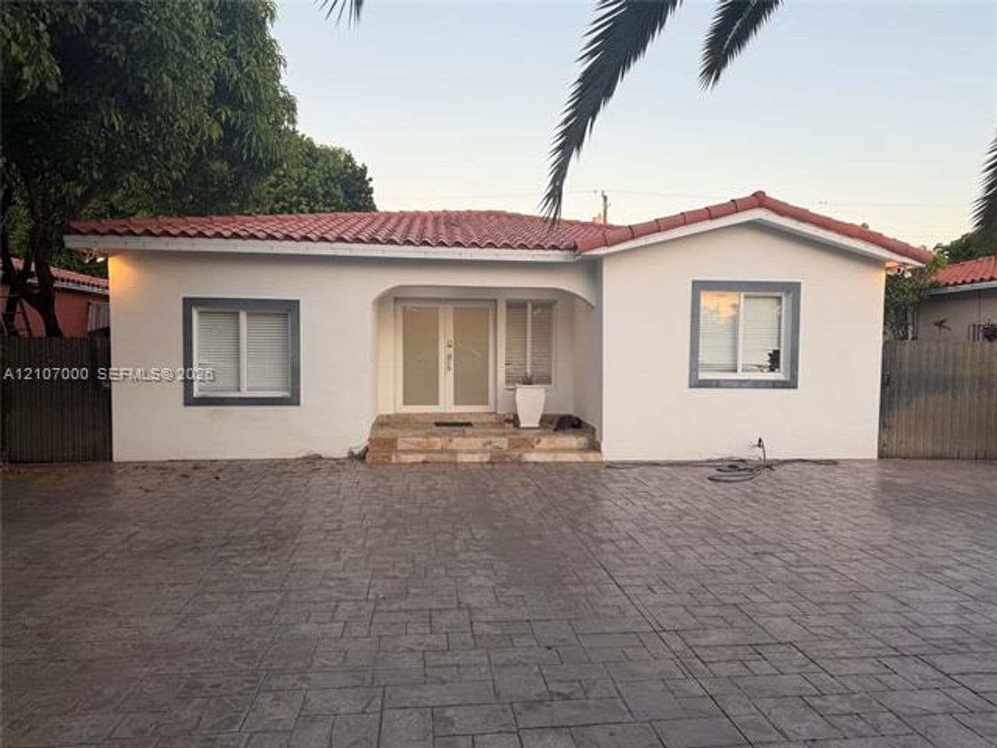 Miami House: 855 NW 17th Pl # 855