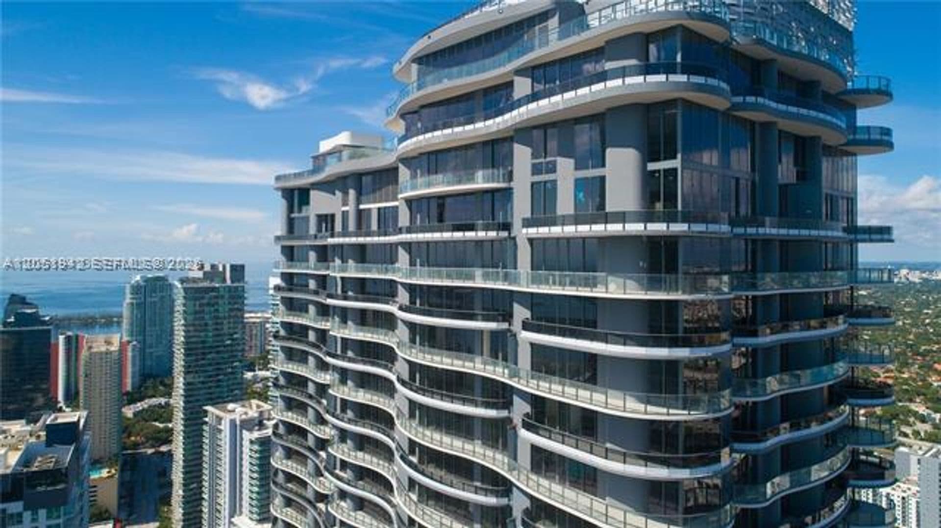 Miami Condo: 1000 Brickell Plz cu-2110