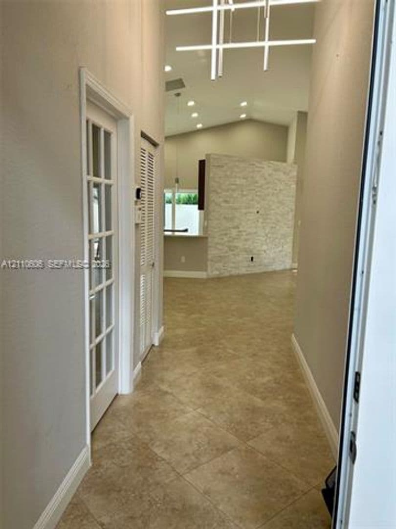 Davie House: 14200 Oak Ridge Dr # 14200