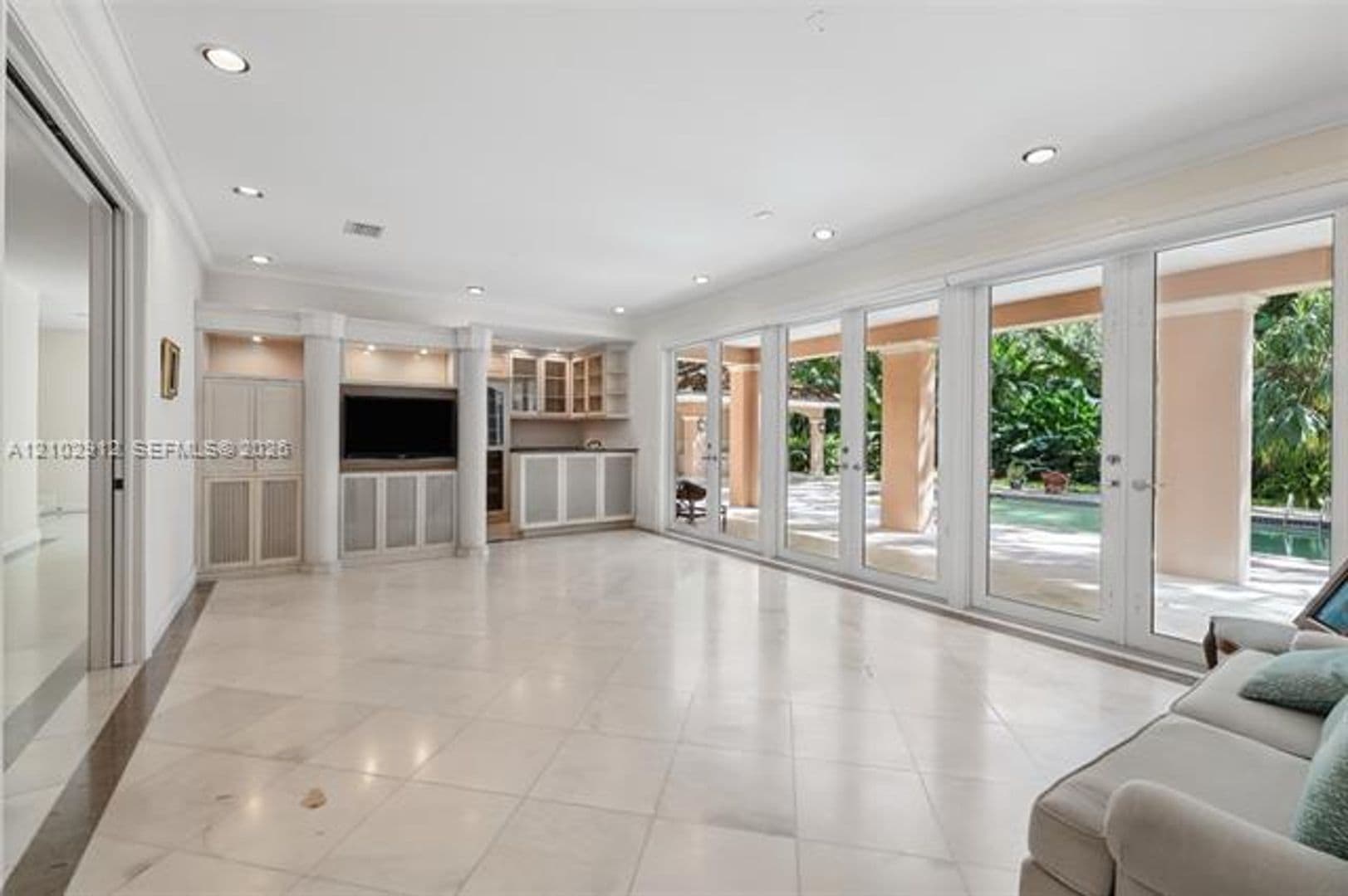 Coral Gables House: 11001 Old Cutler Rd # 11001