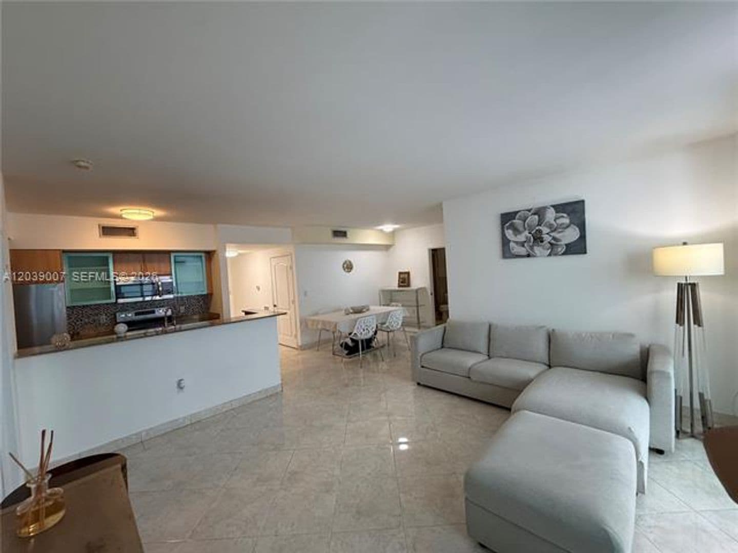 Sunny Isles Beach Condo: 17555 Atlantic Blvd cu-1103