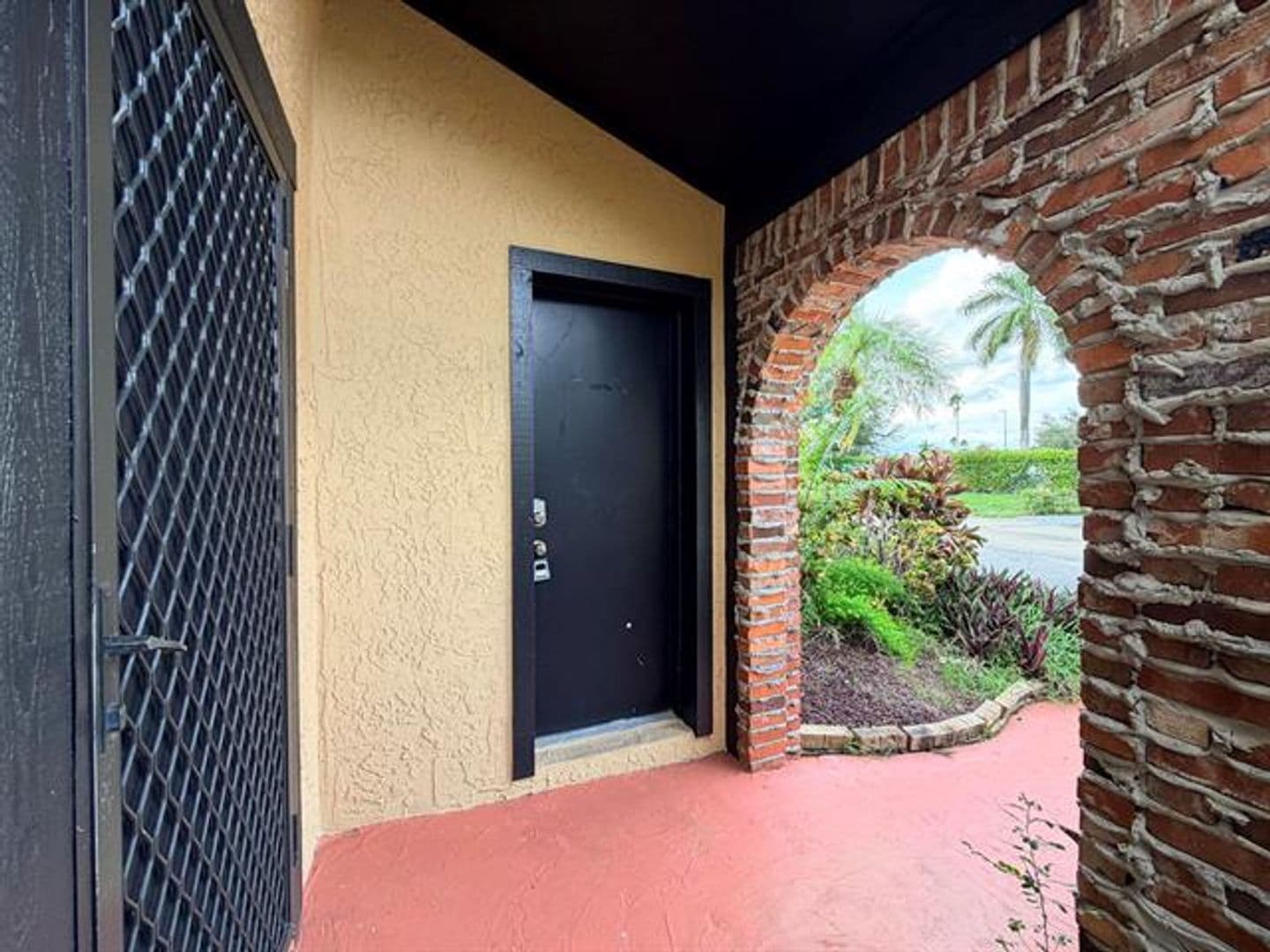 Sunrise House: 9346 NW 49th Pl th 9346