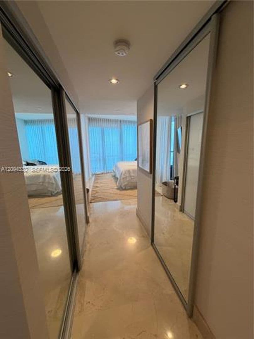 Sunny Isles Beach Condo: 17121 Collins Ave cu-904