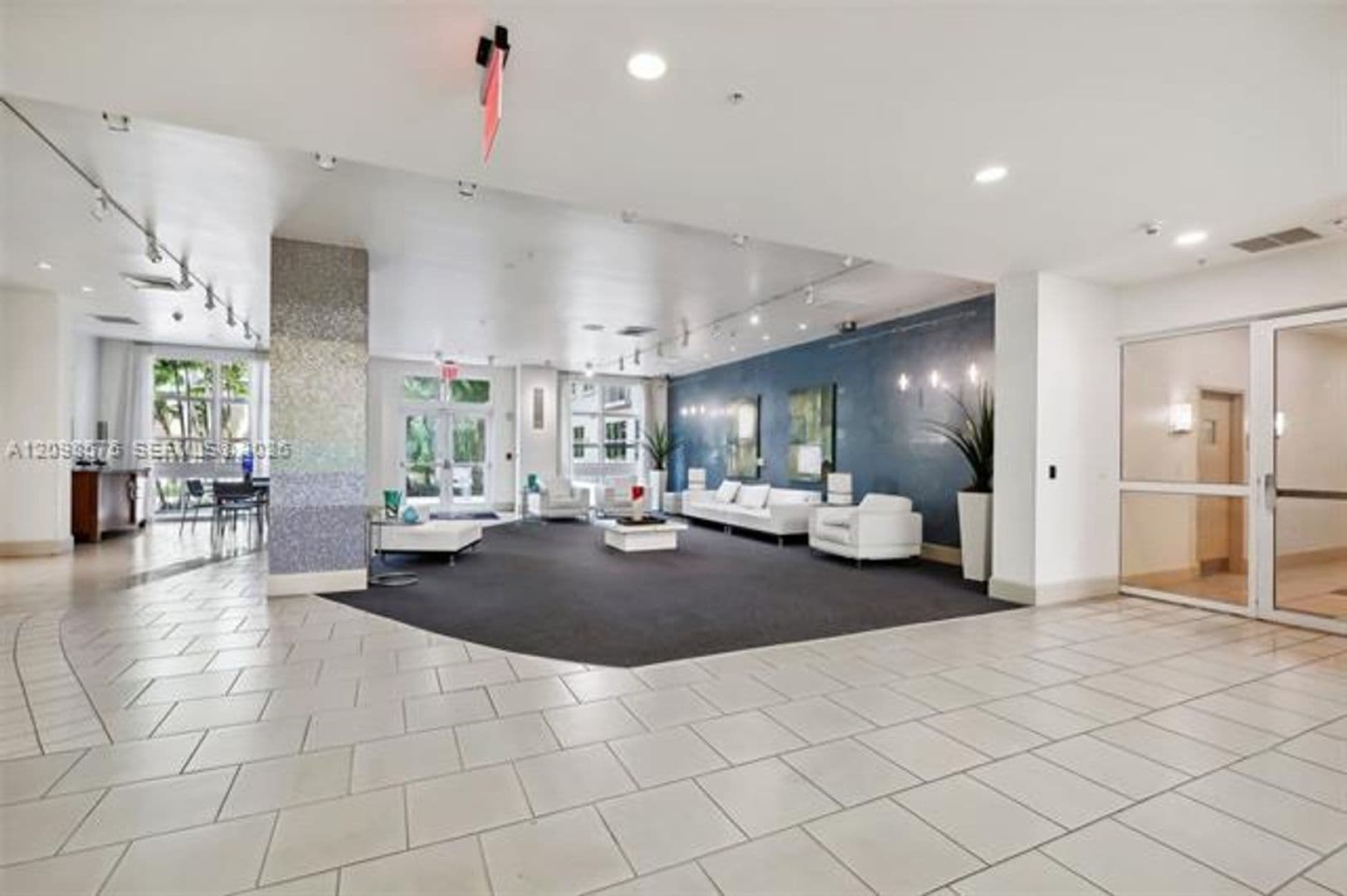 Miami Condo: 2000 N Bayshore Dr cu-1401