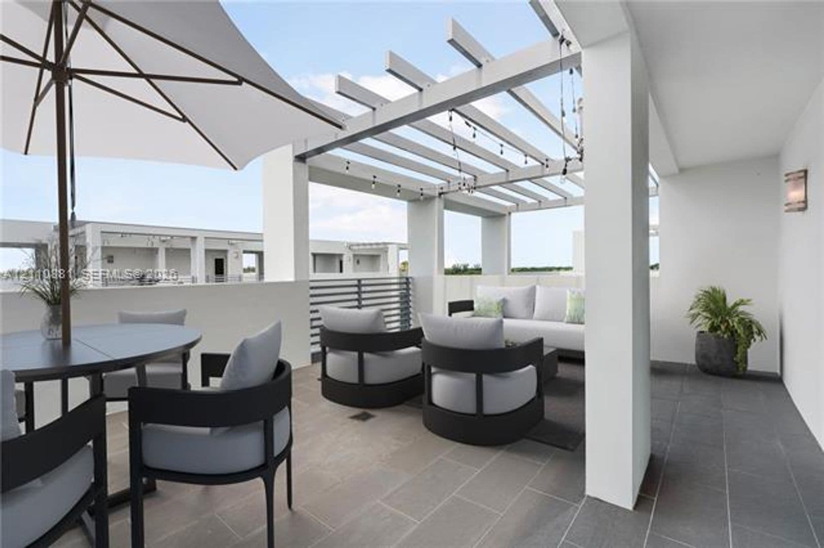 Doral Townhome: 9143 NW 33rd St th 9143
