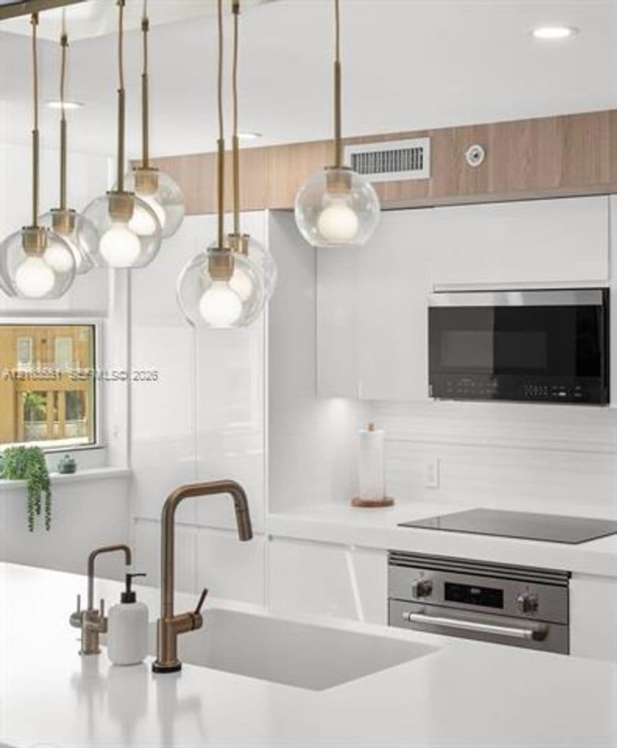Miami Beach Condo: 90 Alton Rd cu-511