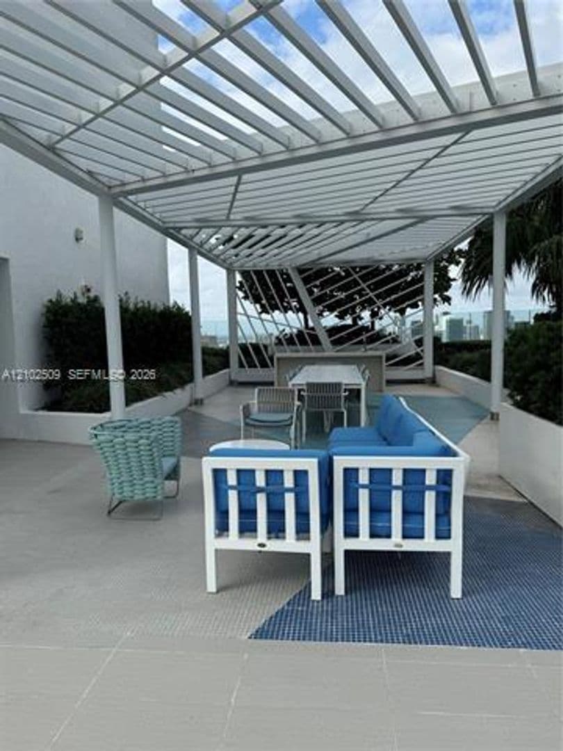 Miami Condo: 45 SW 9th St cu-3010