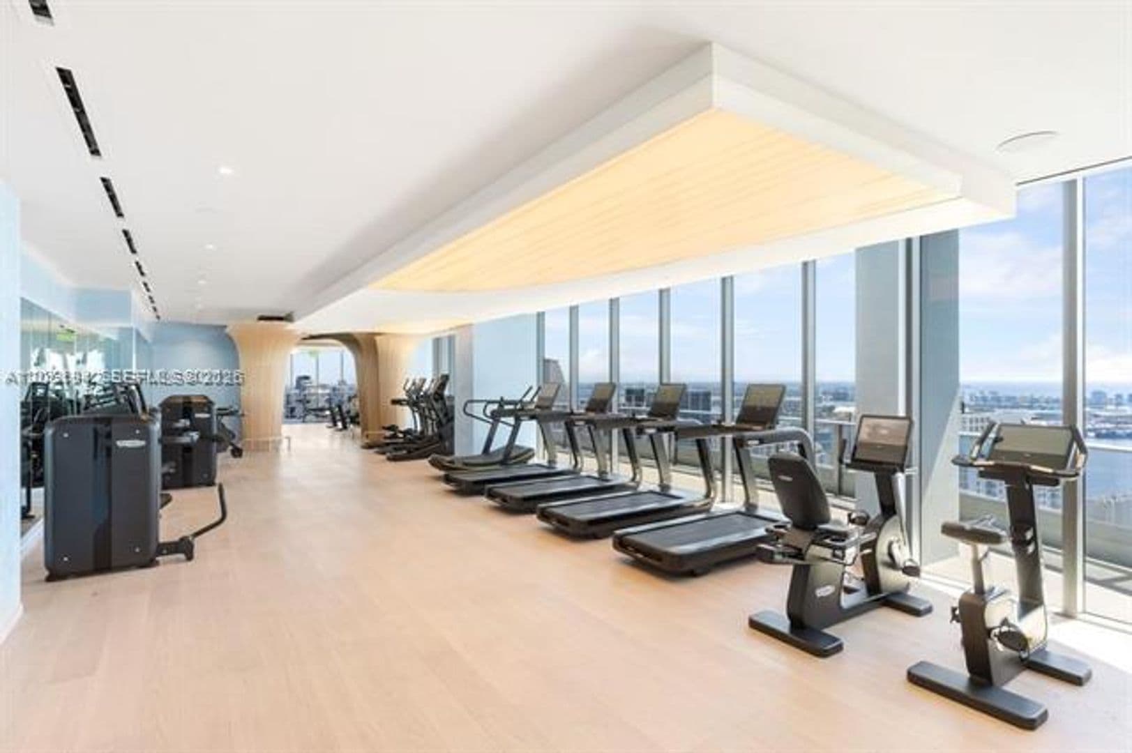 Miami Condo: 1000 Brickell Plz cu-2110