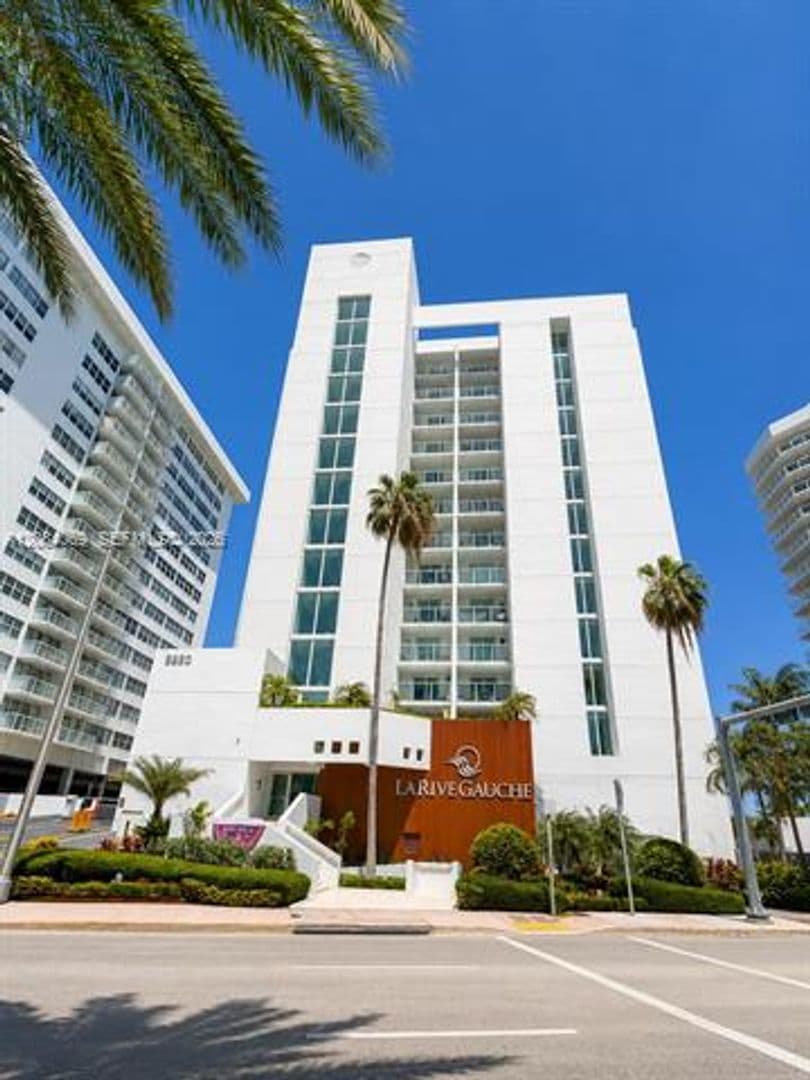 Miami Beach Condo: 5880 Collins Ave cu-903