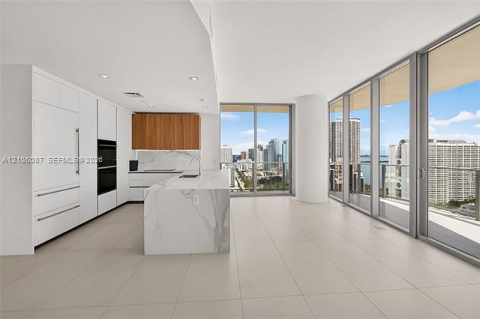 Miami Condo: 1400 Biscayne Blvd cu-2906