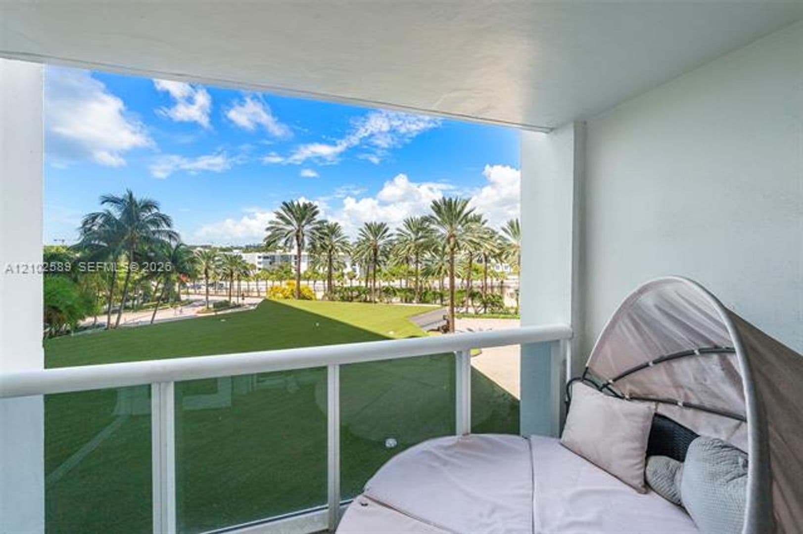 Bal Harbour Condo: 10275 Collins Ave cu-327