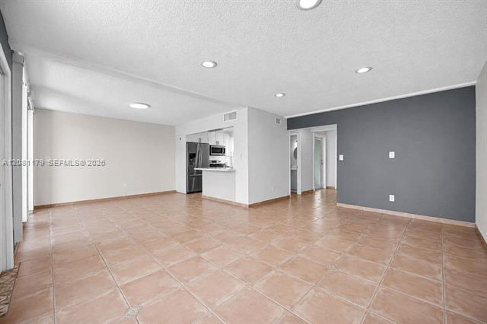 Miami Townhome: 9133 Fontainebleau Blvd th 5
