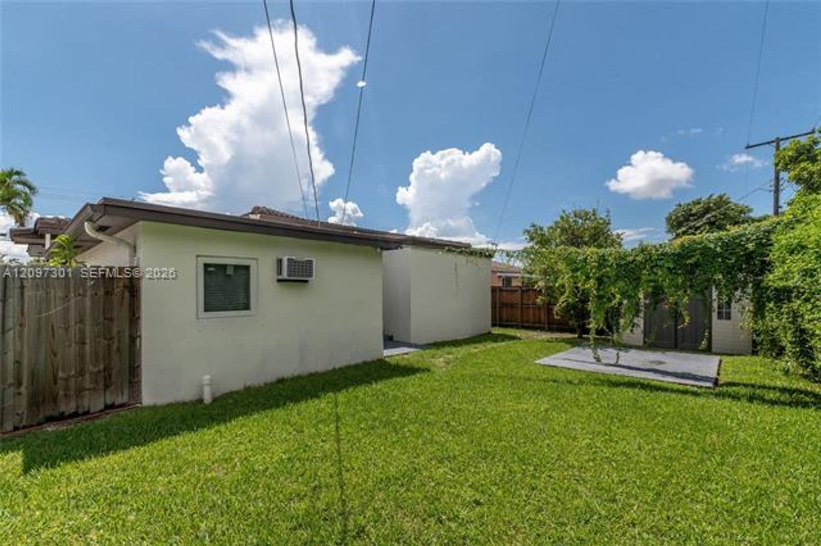 Miami House: 3916 SW 58th Ave # 3916