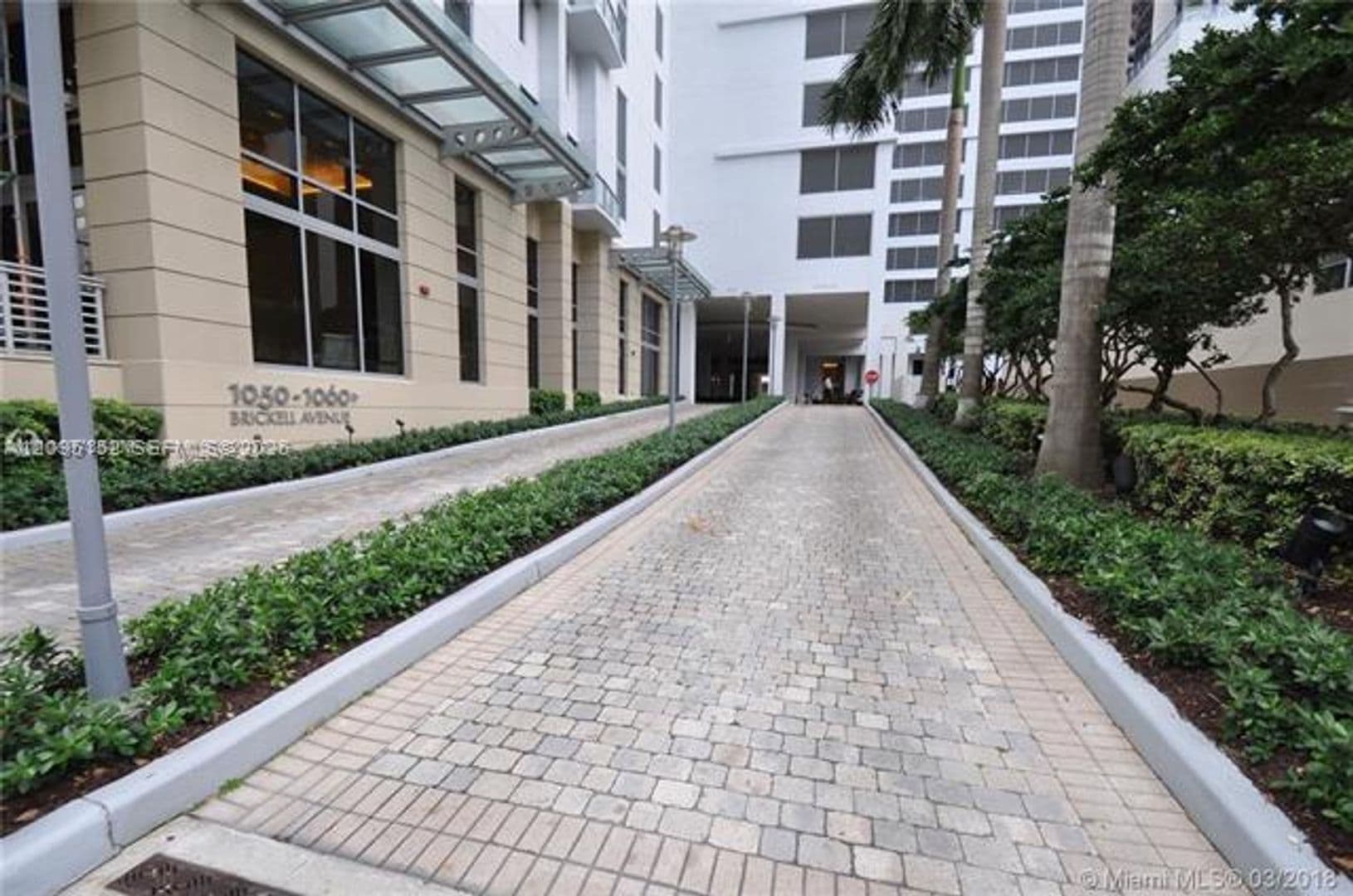 Miami Condo: 1060 Brickell Ave cu-3111