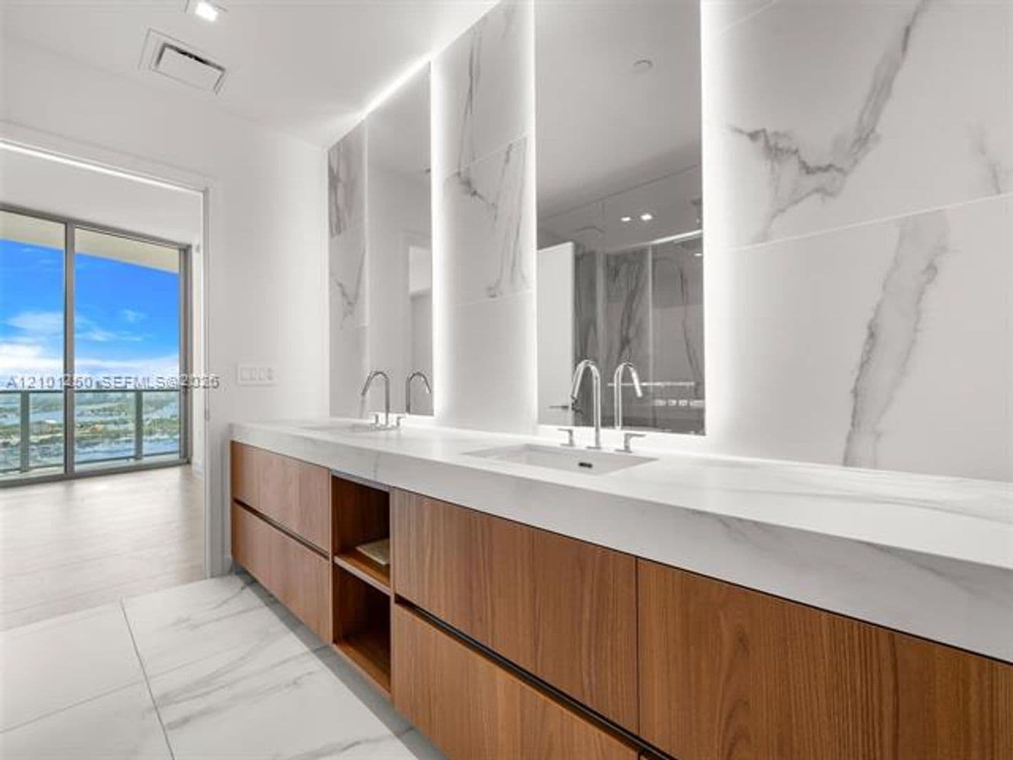 Miami Condo: 1400 Biscayne Blvd cu-701