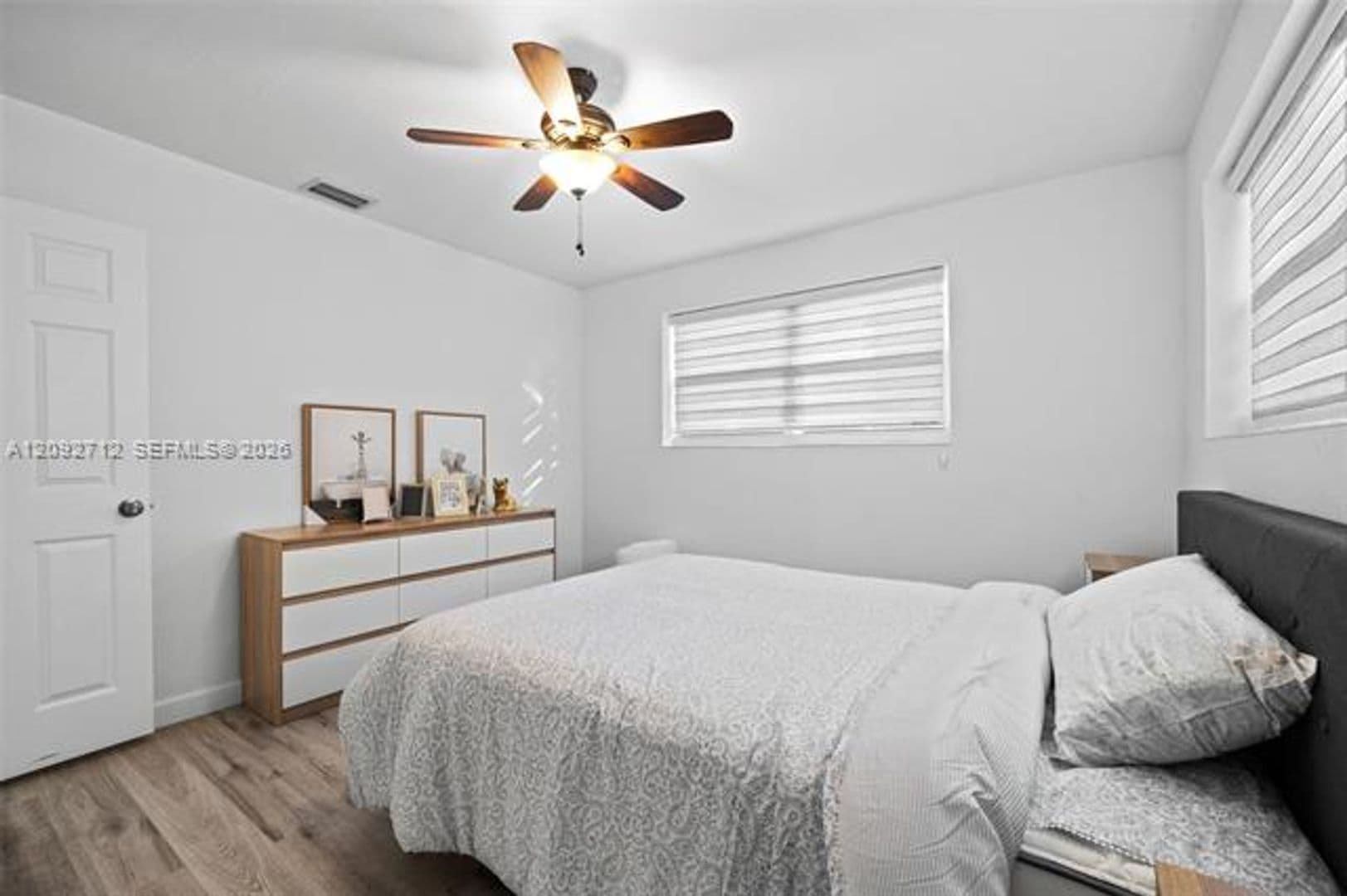 Hollywood House: 2819 Cleveland St # 2819