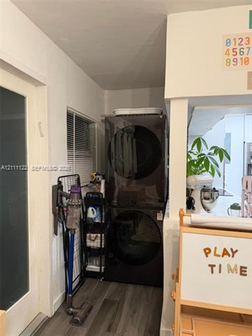 Hollywood Townhome: 5020 Sheridan St th 2