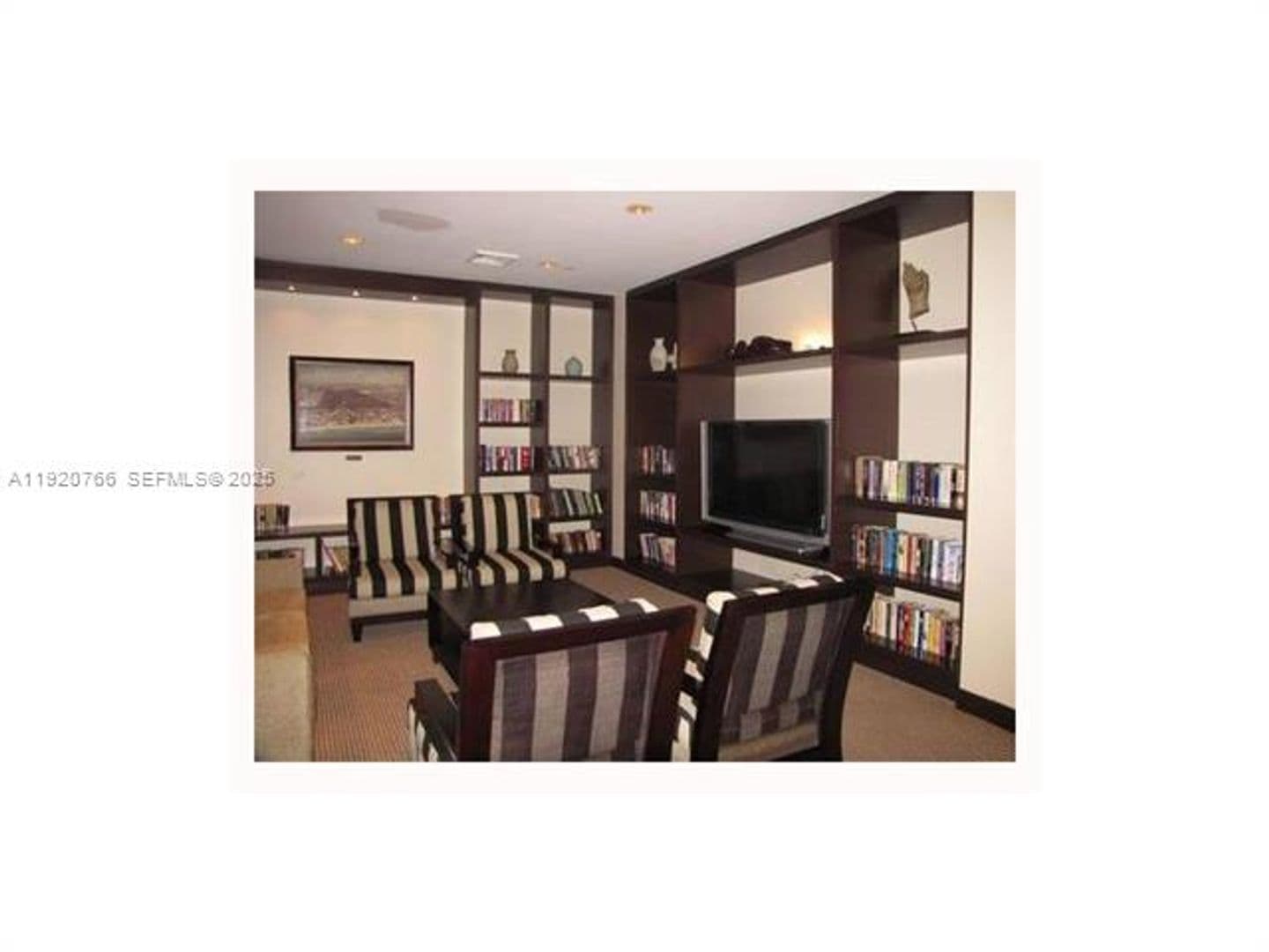 Aventura Condo: 3600 Yacht Club Dr cu-1204