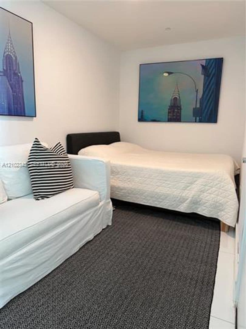 Key Biscayne Condo: 350 Ocean Dr cu-704N