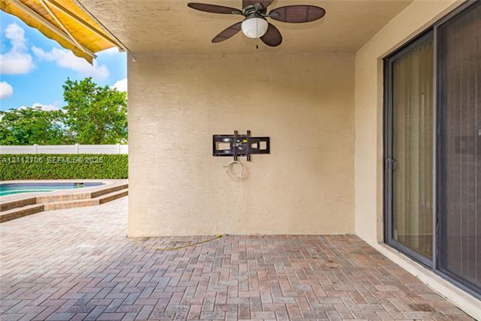 Miami House: 804 NE 191st St # 804