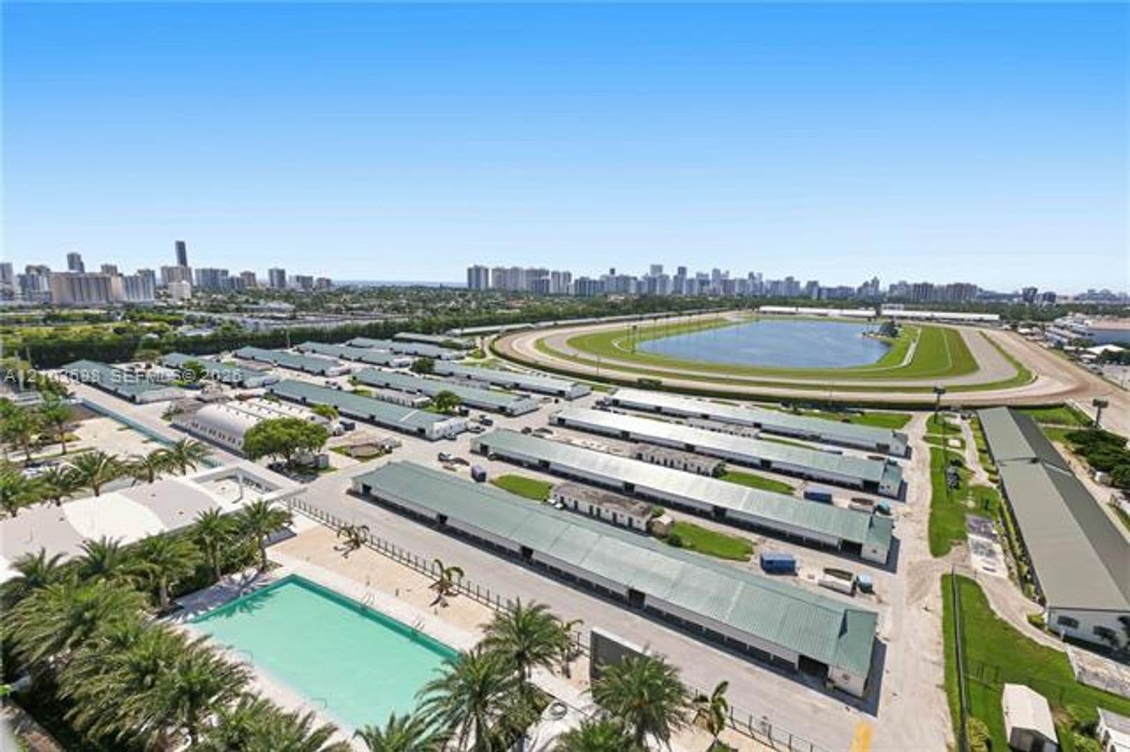 Hallandale Beach Condo: 1170 E Hallandale Beach Blvd cu-1612