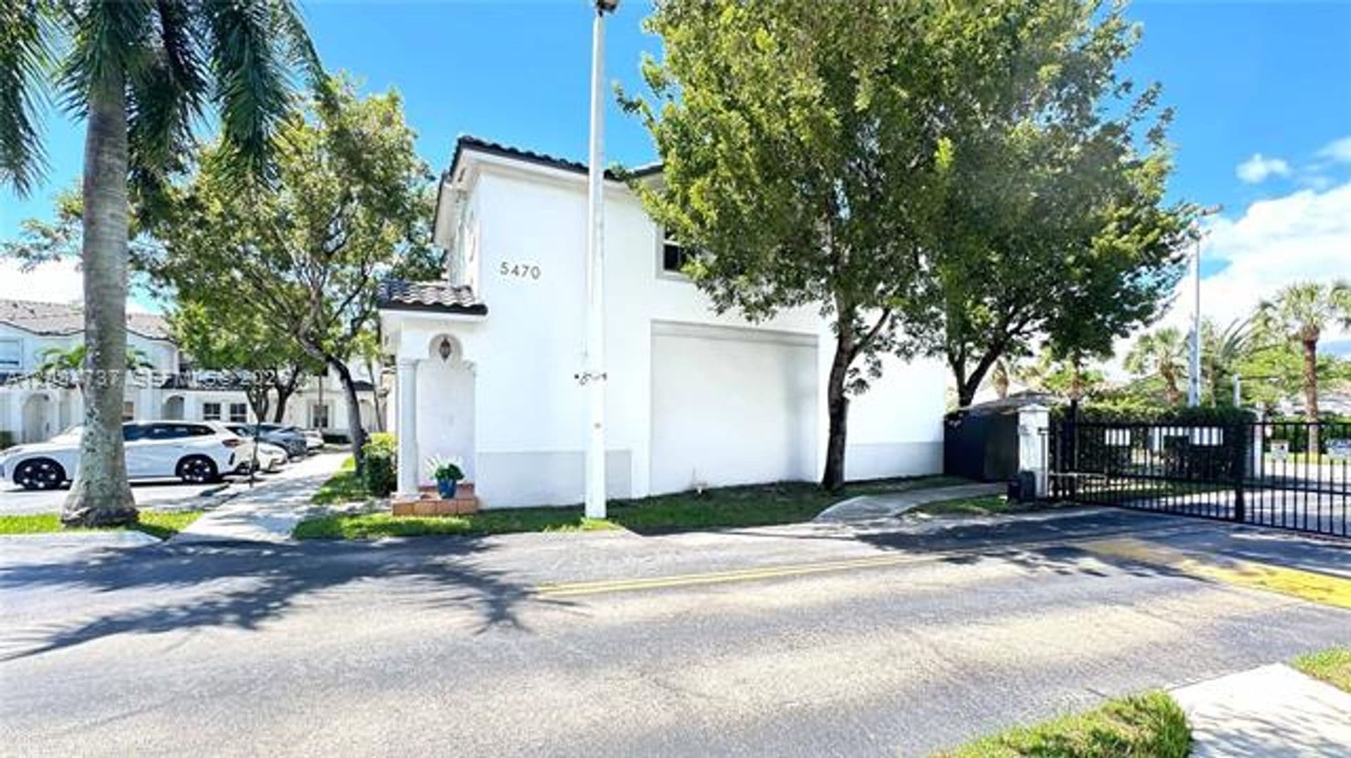 Doral Townhome: 5470 NW 107th Ave th 801