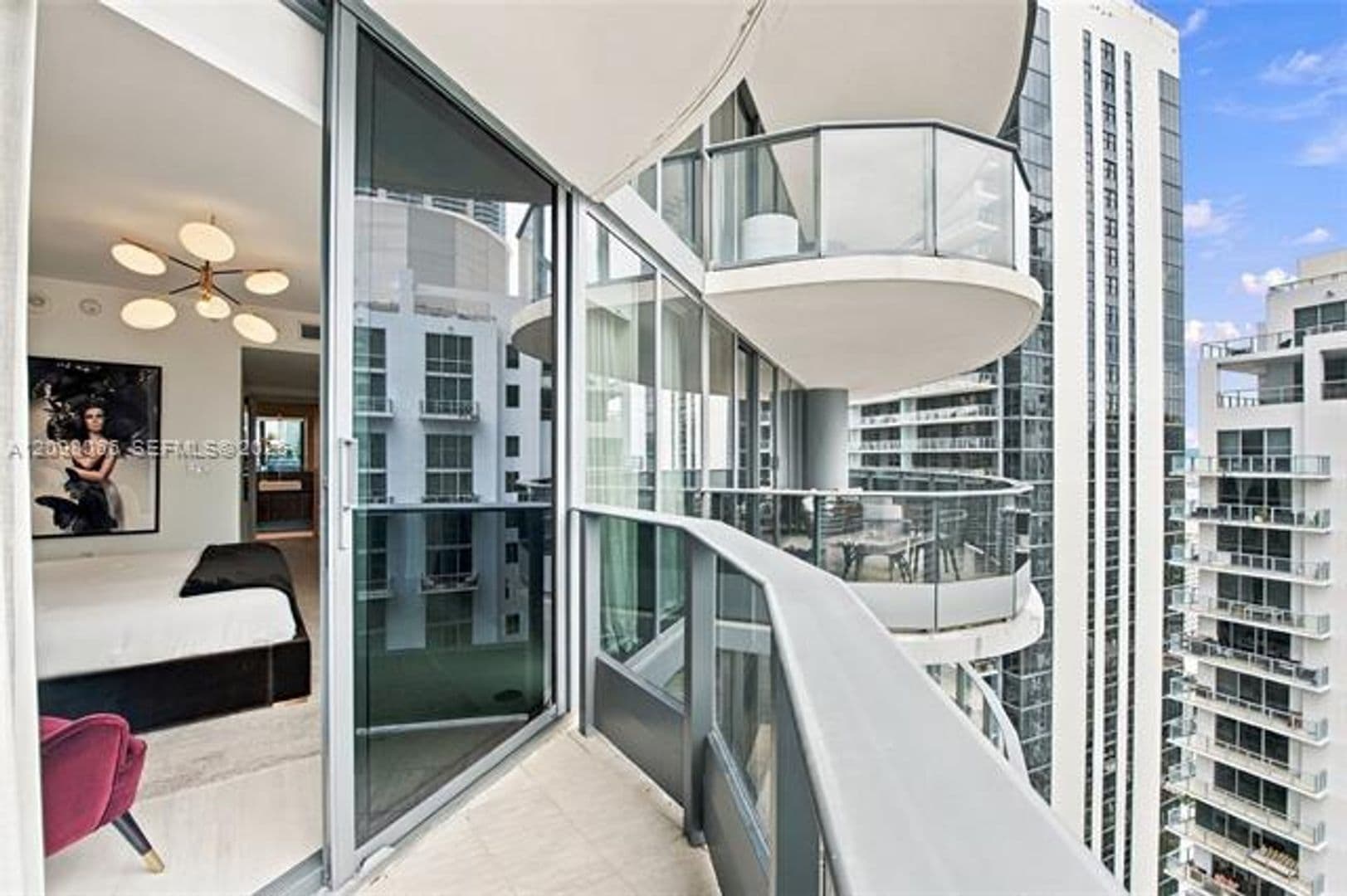 Miami Condo: 1000 Brickell Plz cu-3401