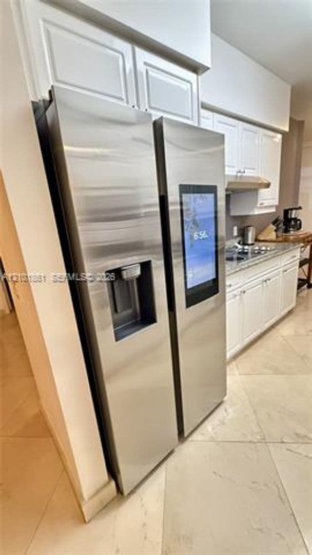 Miami Beach Condo: 4779 Collins Ave cu-1908