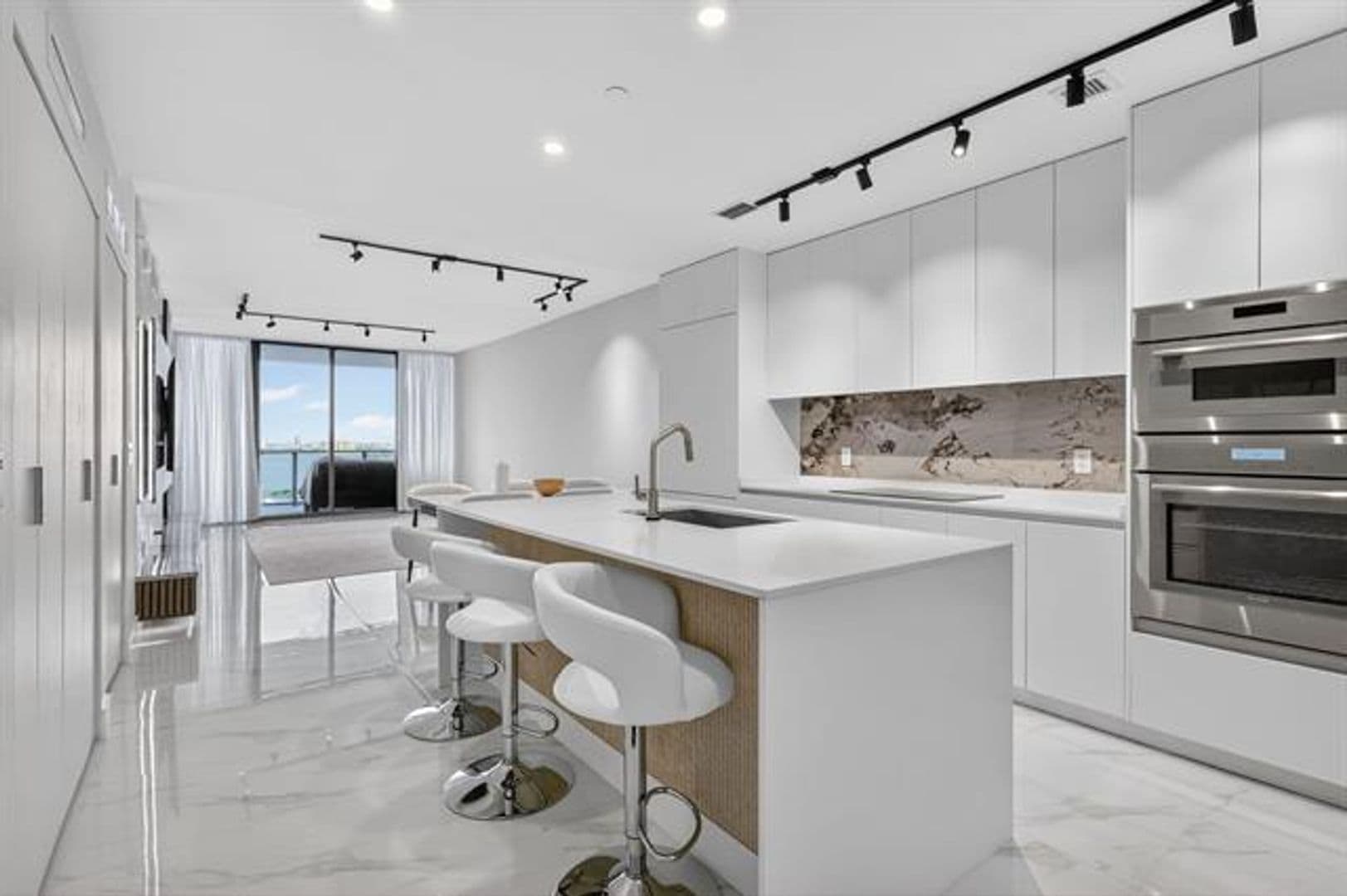 Miami Condo: 700 NE 24th St cu-2006