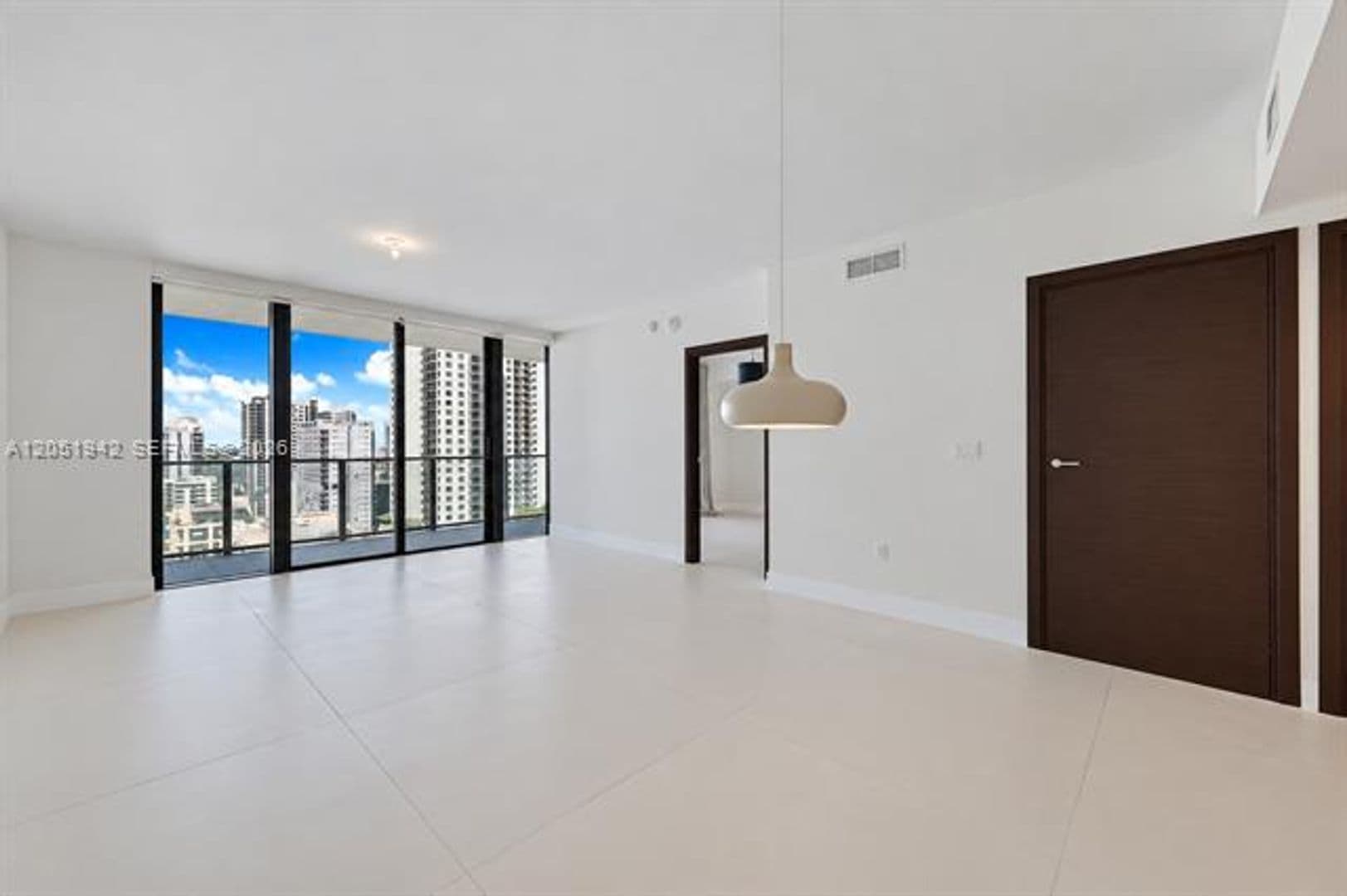 Miami Condo: 1000 Brickell Plz cu-2110