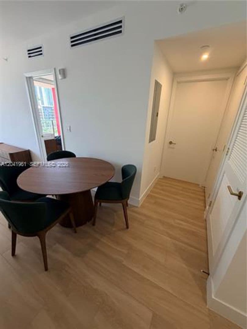 Miami Condo: 90 NE 32nd St cu-702