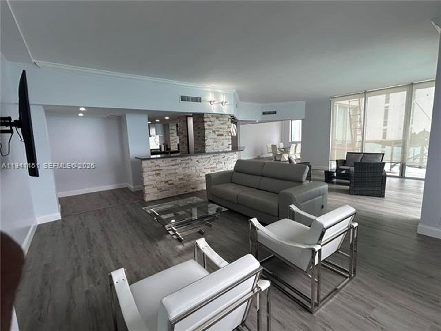 Hollywood Condo: 4001 S Ocean Dr cu-PH11