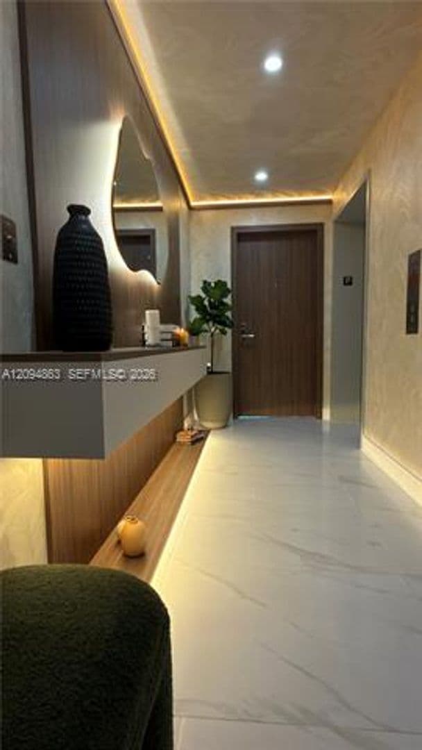 Miami Condo: 700 NE 24th Street cu-2106