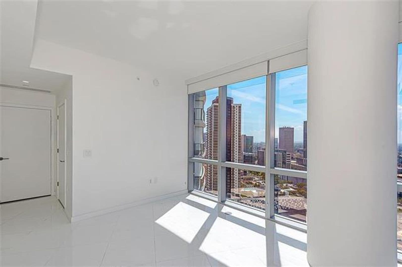 Miami Condo: 851 NE 1st Ave cu-2402