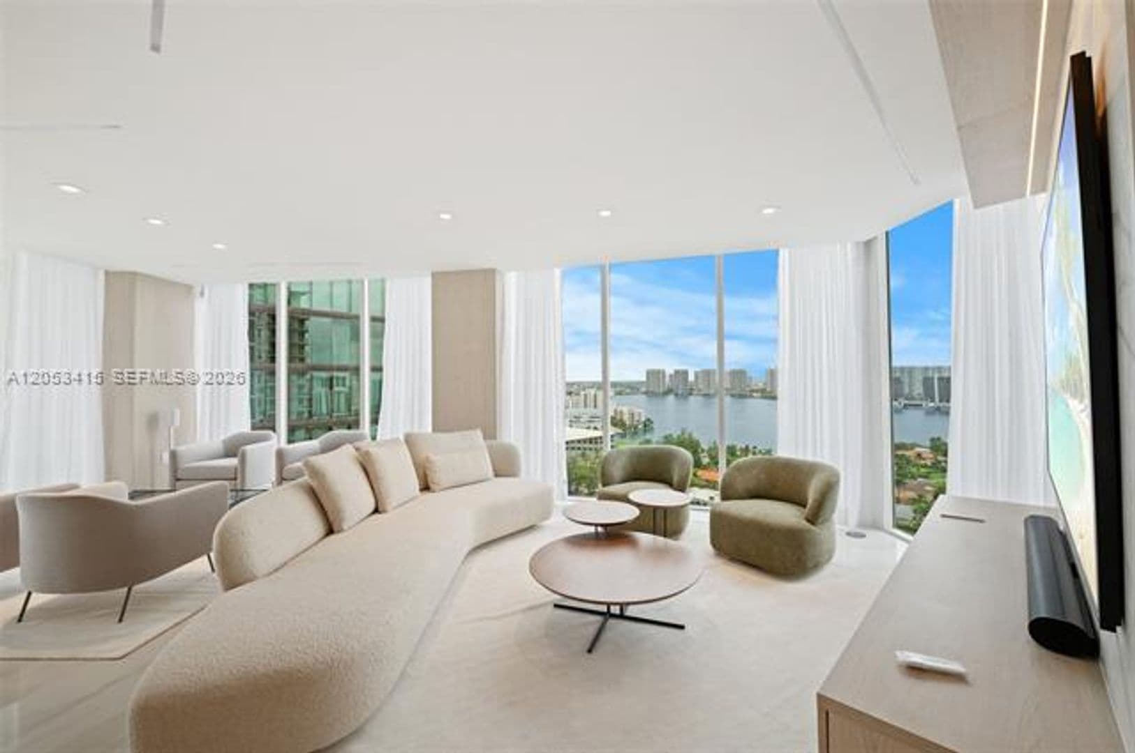 Sunny Isles Beach Condo: 18671 Collins Ave cu-2103