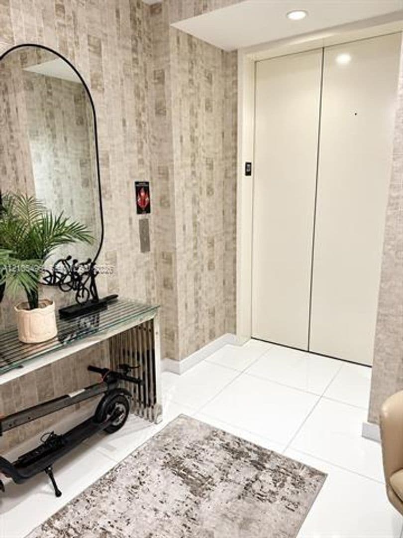 Miami Condo: 851 NE 1st Ave cu-2309