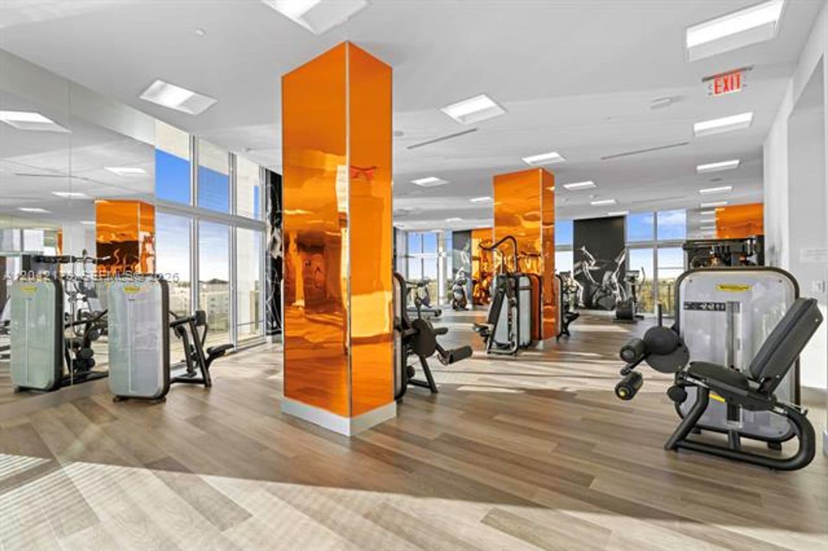 Sunrise Condo: 2000 Metropica Way cu-616